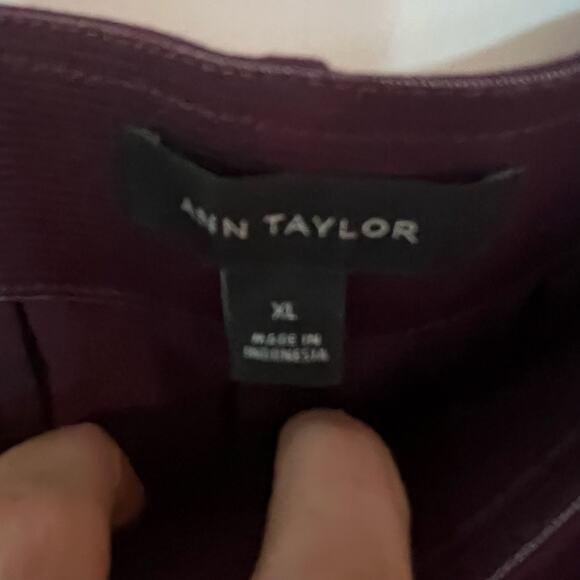 Ann Taylor Pull-on Dress Ankle Pant in Burgundy SZ XL - Picture 4 of 7